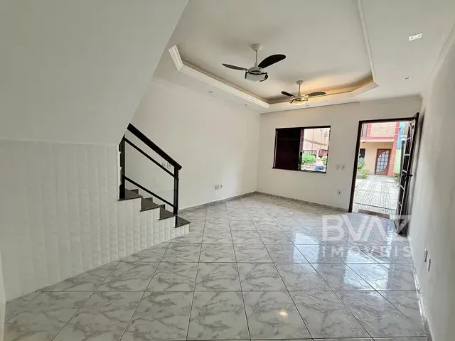 Casa com 84m² 2 quartos e 3 banheiros, à venda, no bairro Jardim Caiçara em Cabo Frio