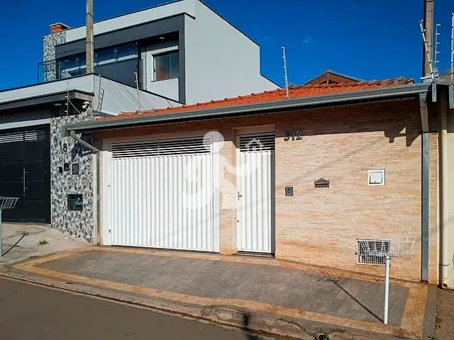 Casa com 175m² 2 quartos e 2 banheiros, à venda, no bairro Pompéia em Piracicaba