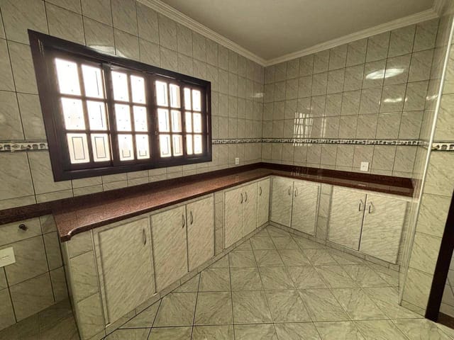 Casa com 250m² 3 quartos e 2 banheiros, à venda, no bairro Conjunto Residencial Vila da Prata em Mogi das Cruzes