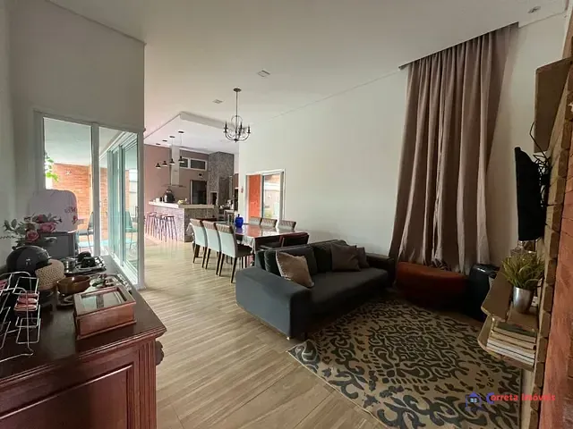 Casa 3 quartos e 4 banheiros, para alugar, no bairro Parque Mangueiras em Três Lagoas