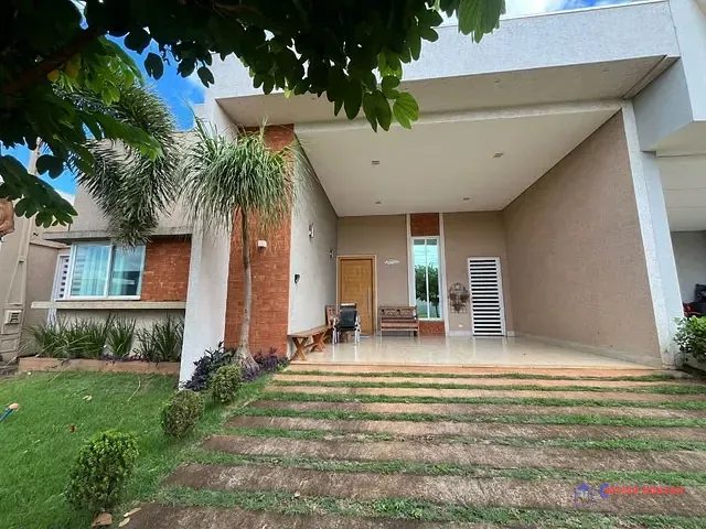 Casa 3 quartos e 4 banheiros, para alugar, no bairro Parque Mangueiras em Três Lagoas