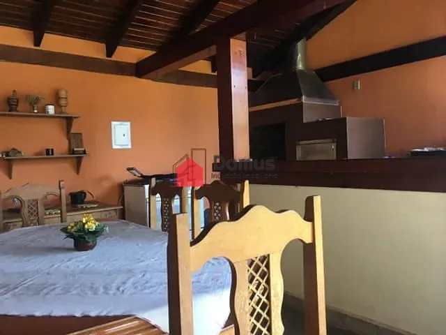 Casa com 400m², à venda, no bairro Centro em Pindamonhangaba