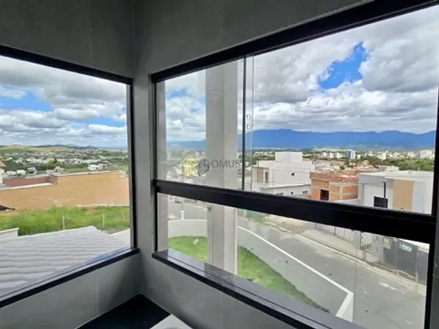 Casa com 210m² 3 quartos e 3 banheiros, à venda, no bairro Parque Ipiranga II em Resende