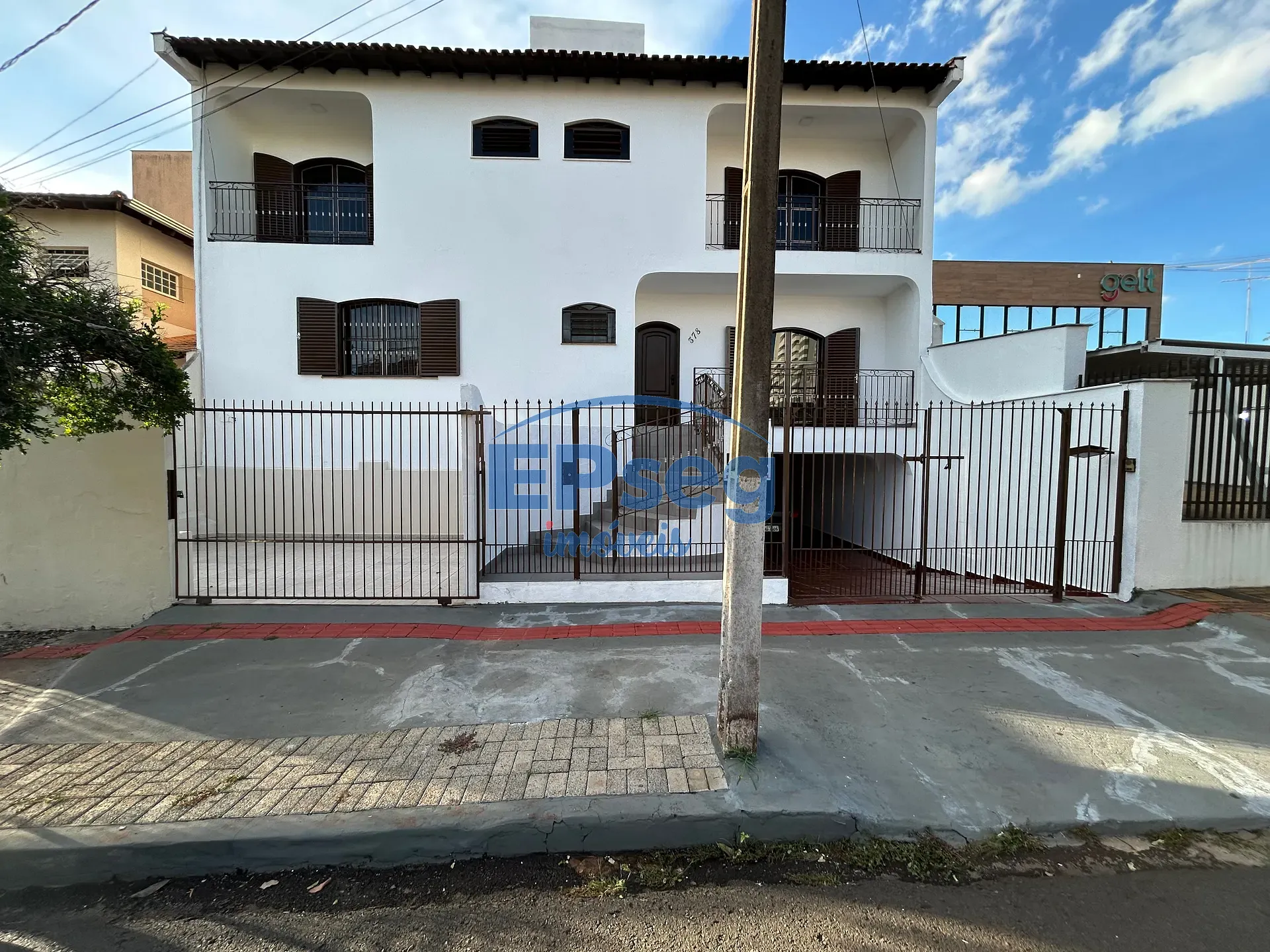 Casa, 1 quarto, 216 m² - Foto 1