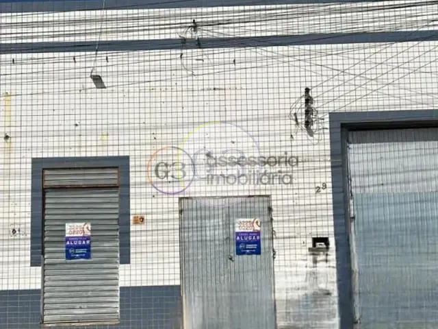Casa 13 quartos e 3 banheiros, para alugar, no bairro Centro em Rio Grande