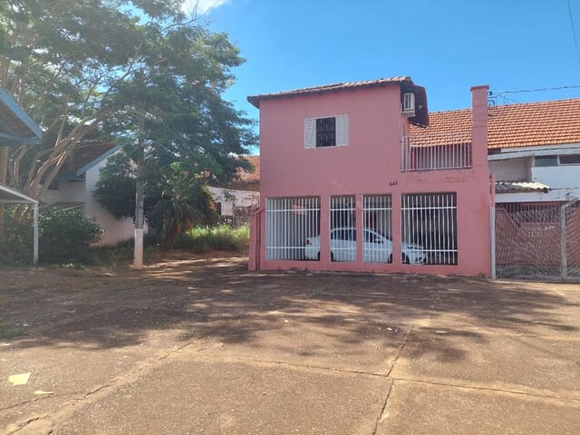 Casa com 255m² 3 quartos e 2 banheiros, à venda, no bairro Vila Silvares em Birigui