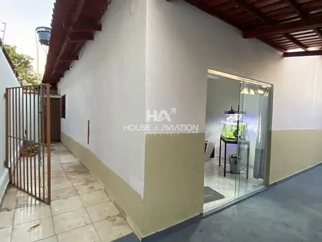 Casa com 443m² 3 quartos e 2 banheiros, à venda, no bairro Setor Garavelo em Aparecida De Goiânia