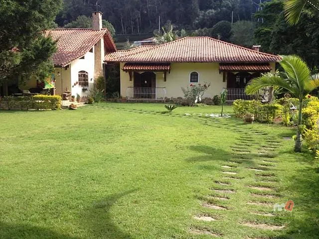 Casa com 3000m², à venda, no bairro Itaipava em Petrópolis