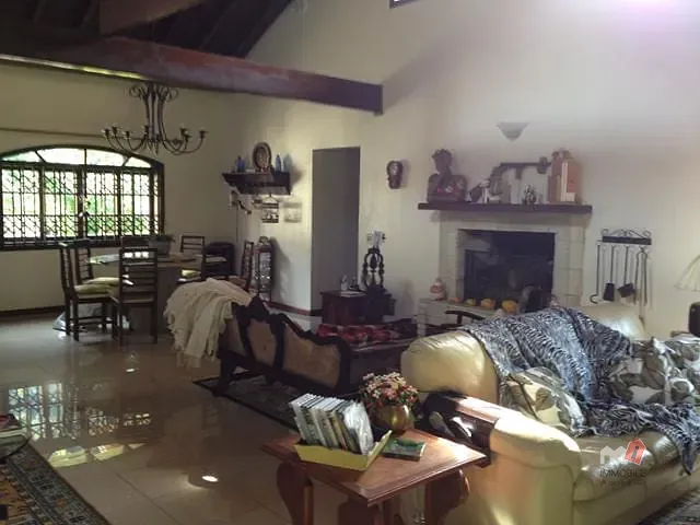 Casa com 3000m², à venda, no bairro Itaipava em Petrópolis
