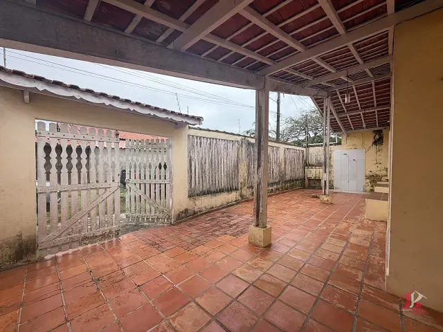 Casa com 260m² 3 quartos e 2 banheiros, à venda, no bairro Suarão em Itanhaém