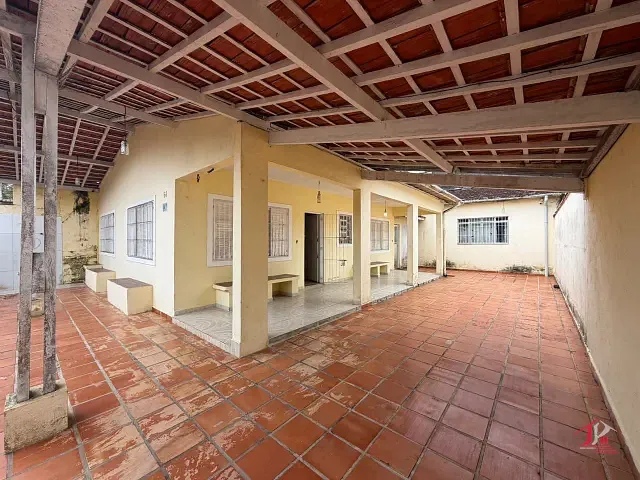 Casa com 260m² 3 quartos e 2 banheiros, à venda, no bairro Suarão em Itanhaém
