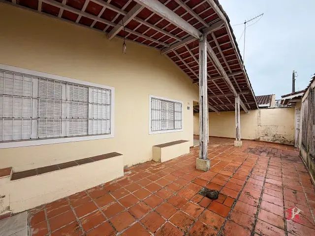 Casa com 260m² 3 quartos e 2 banheiros, à venda, no bairro Suarão em Itanhaém