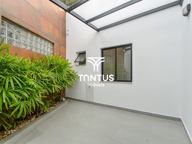 Prédio com 259m², à venda, no bairro Bacacheri em Curitiba