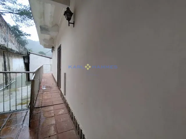 Casa 5 quartos e 4 banheiros, à venda, no bairro Valparaíso em Petrópolis