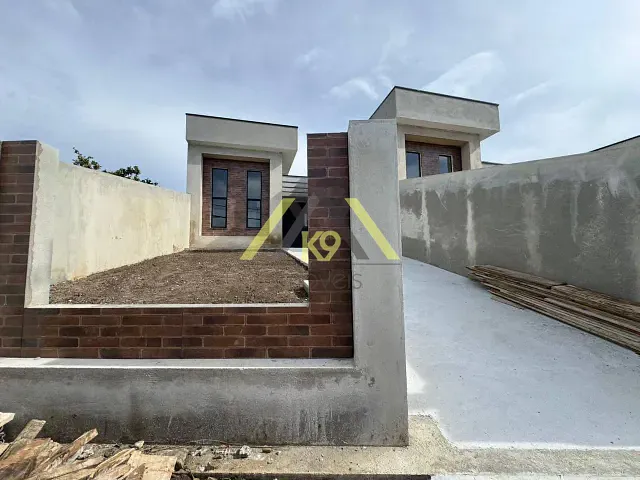 Casa com 219m² 3 quartos e 2 banheiros, à venda, no bairro Guarani em Colombo