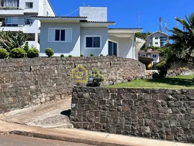 Casa com 96m² 3 quartos e 1 banheiro, à venda, no bairro Parque de Exposições em Concórdia