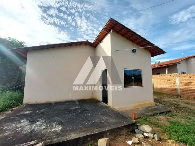 Casa com 405m² 1 quarto e 1 banheiro, à venda, no bairro Itatiaia em Araçuaí