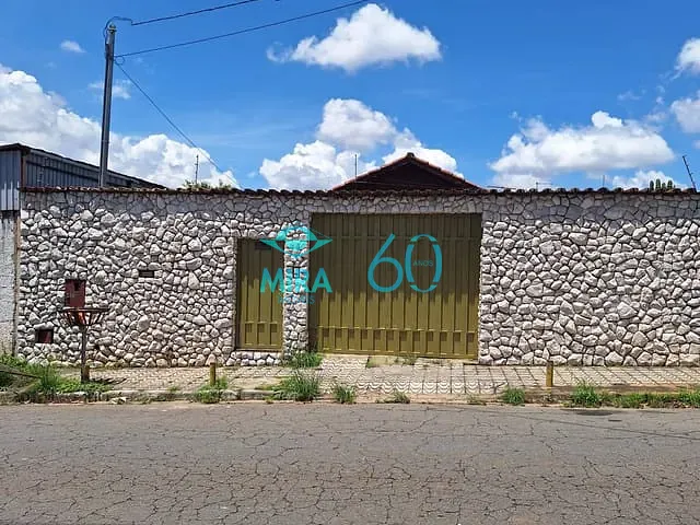 Casa com 380m² 3 quartos e 3 banheiros, à venda, no bairro Setor dos Funcionários em Goiânia