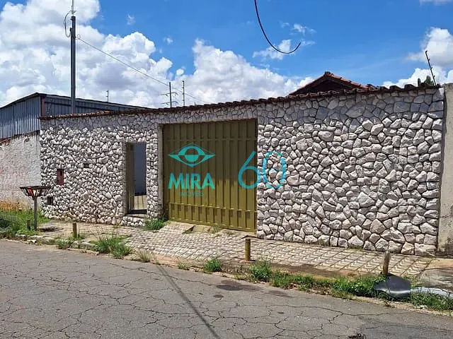 Casa com 380m² 3 quartos e 3 banheiros, à venda, no bairro Setor dos Funcionários em Goiânia