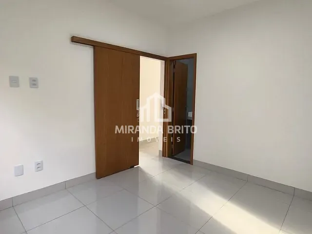 Casa 3 quartos e 2 banheiros, à venda, no bairro Parque Ibirapuera em Aparecida de Goiânia