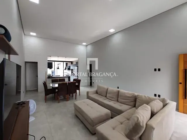 Casa com 335m² 3 quartos e 5 banheiros, à venda, no bairro Condomínio Residencial Euroville II em Bragança Paulista