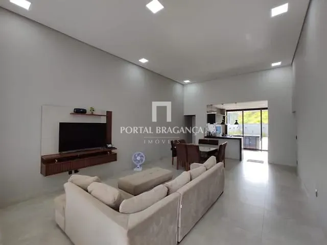 Casa com 335m² 3 quartos e 5 banheiros, à venda, no bairro Condomínio Residencial Euroville II em Bragança Paulista