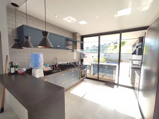 Casa com 335m² 3 quartos e 5 banheiros, à venda, no bairro Condomínio Residencial Euroville II em Bragança Paulista