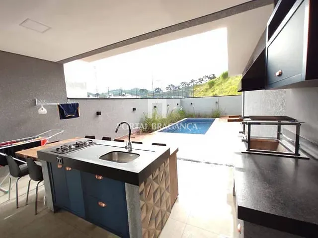 Casa com 335m² 3 quartos e 5 banheiros, à venda, no bairro Condomínio Residencial Euroville II em Bragança Paulista
