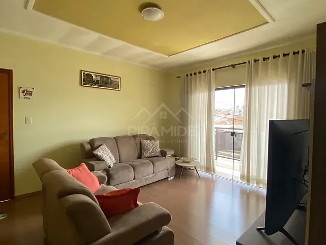 Casa com 250m² 4 quartos e 3 banheiros, à venda, no bairro Jardim Ipê em Poços de Caldas