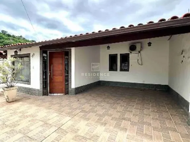 Casa 4 quartos e 2 banheiros, à venda, no bairro Santo Agostinho em Volta Redonda