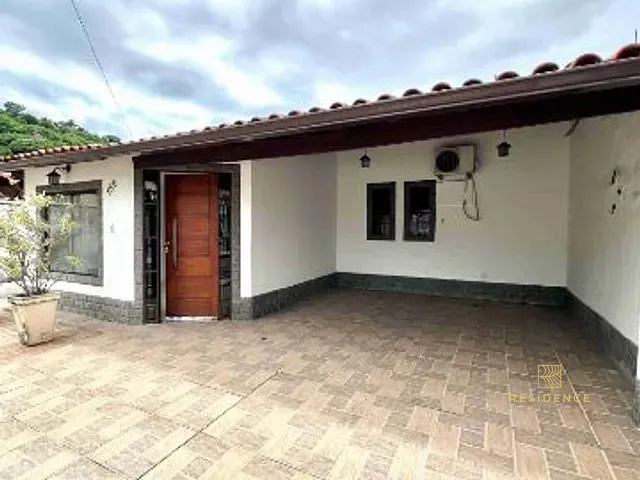 Casa 4 quartos e 2 banheiros, à venda, no bairro Santo Agostinho em Volta Redonda
