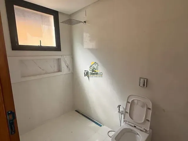 Casa com 434m² 5 quartos e 7 banheiros, para alugar, no bairro Residencial Goiânia Golfe Clube em Goiânia