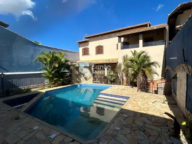 Casa com 400m² 4 quartos e 2 banheiros, à venda, no bairro Werneck em Paraíba do Sul