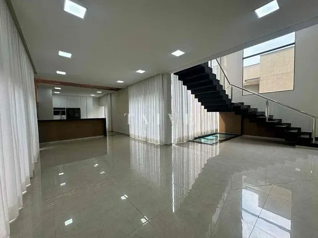 Casa com 315m² 3 quartos e 5 banheiros, à venda, no bairro Esperança em Londrina