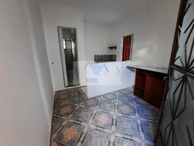 Casa com 30m² 1 quarto e 1 banheiro, para alugar, no bairro Engenhoca em Niterói