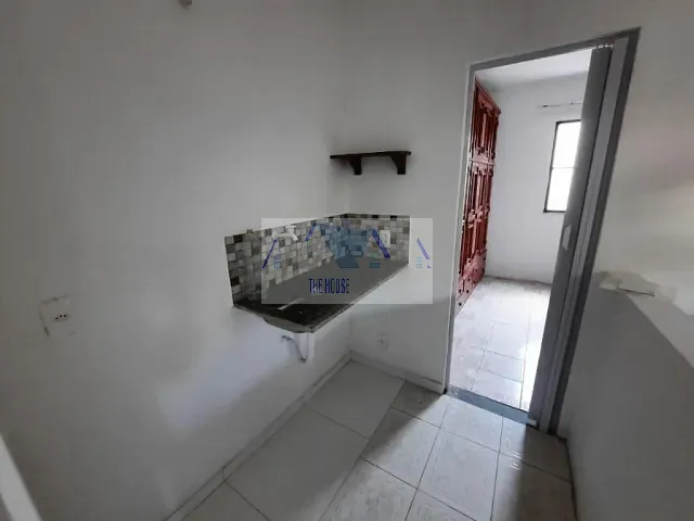 Casa com 30m² 1 quarto e 1 banheiro, para alugar, no bairro Engenhoca em Niterói