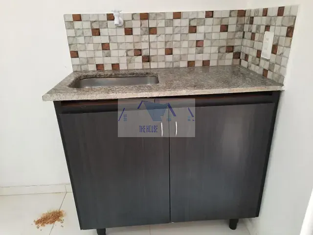 Casa com 30m² 1 quarto e 1 banheiro, para alugar, no bairro Engenhoca em Niterói