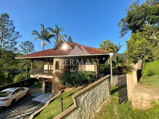 Casa com 1531m² 3 quartos e 4 banheiros, à venda, no bairro Ribeirão Fresco em Blumenau