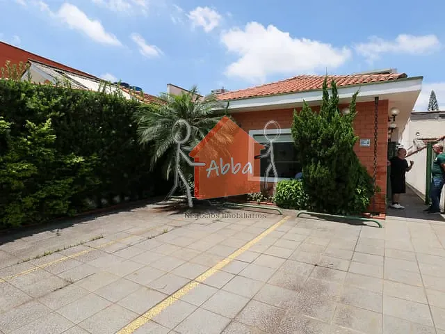 Casa com 339m², à venda ou para alugar, no bairro Chácara Santo Antônio (Zona Sul) em São Paulo