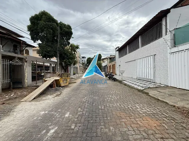 Casa com 300m² 3 quartos e 2 banheiros, à venda, no bairro Grã-Duquesa em Governador Valadares