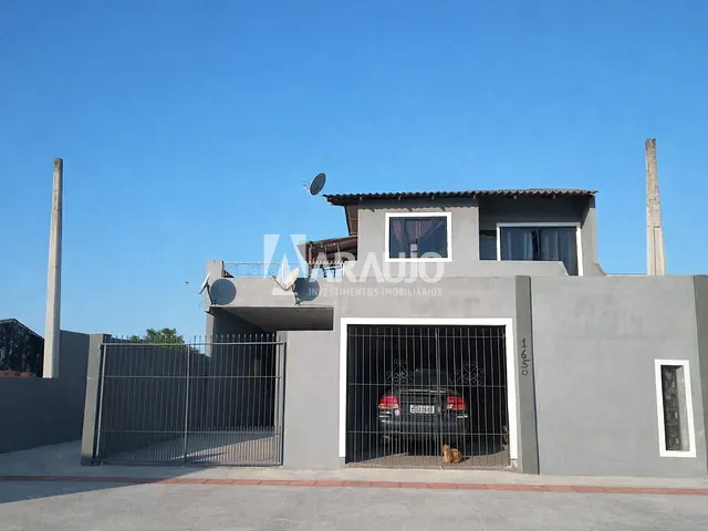 Casa com 200m² 4 quartos e 2 banheiros, à venda, no bairro Espinheiros em Itajaí