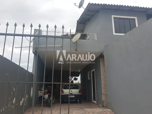 Casa com 200m² 4 quartos e 2 banheiros, à venda, no bairro Espinheiros em Itajaí
