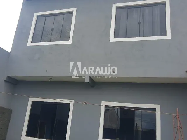 Casa com 200m² 4 quartos e 2 banheiros, à venda, no bairro Espinheiros em Itajaí