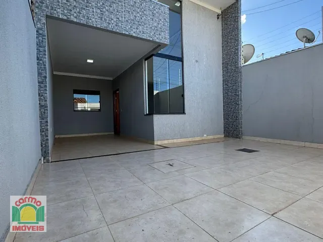 Casa 3 quartos e 2 banheiros, à venda, no bairro Parque Brasília 2ª Etapa em Anápolis