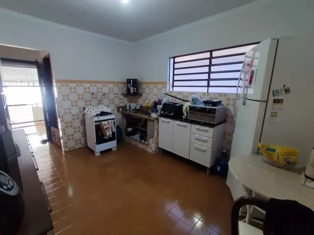 Casa com 300m² 5 quartos e 2 banheiros, à venda, no bairro Vila Rezende em Piracicaba