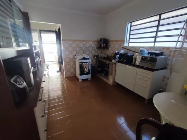 Casa com 300m² 5 quartos e 2 banheiros, à venda, no bairro Vila Rezende em Piracicaba