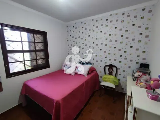 Casa com 300m² 5 quartos e 2 banheiros, à venda, no bairro Vila Rezende em Piracicaba