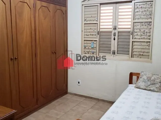 Casa com 305m², à venda, no bairro São Benedito em Pindamonhangaba