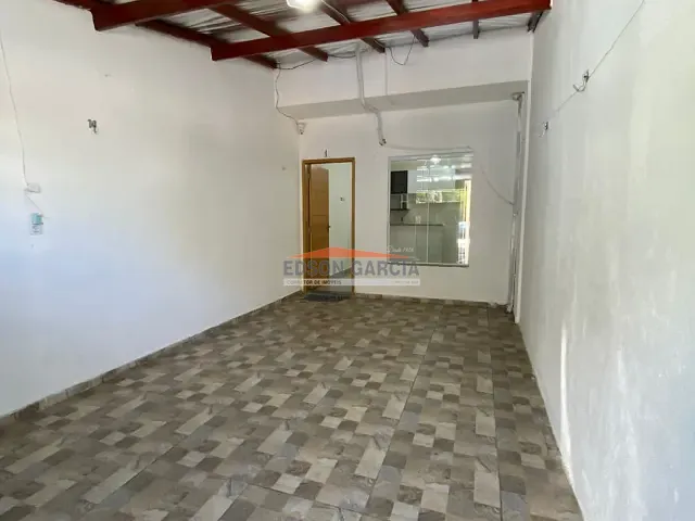 Casa 2 quartos e 1 banheiro, para alugar, no bairro Jardim Santa Marta em Sorocaba