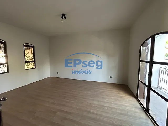 Casa com 380m², à venda, no bairro Vila Fujita em Londrina